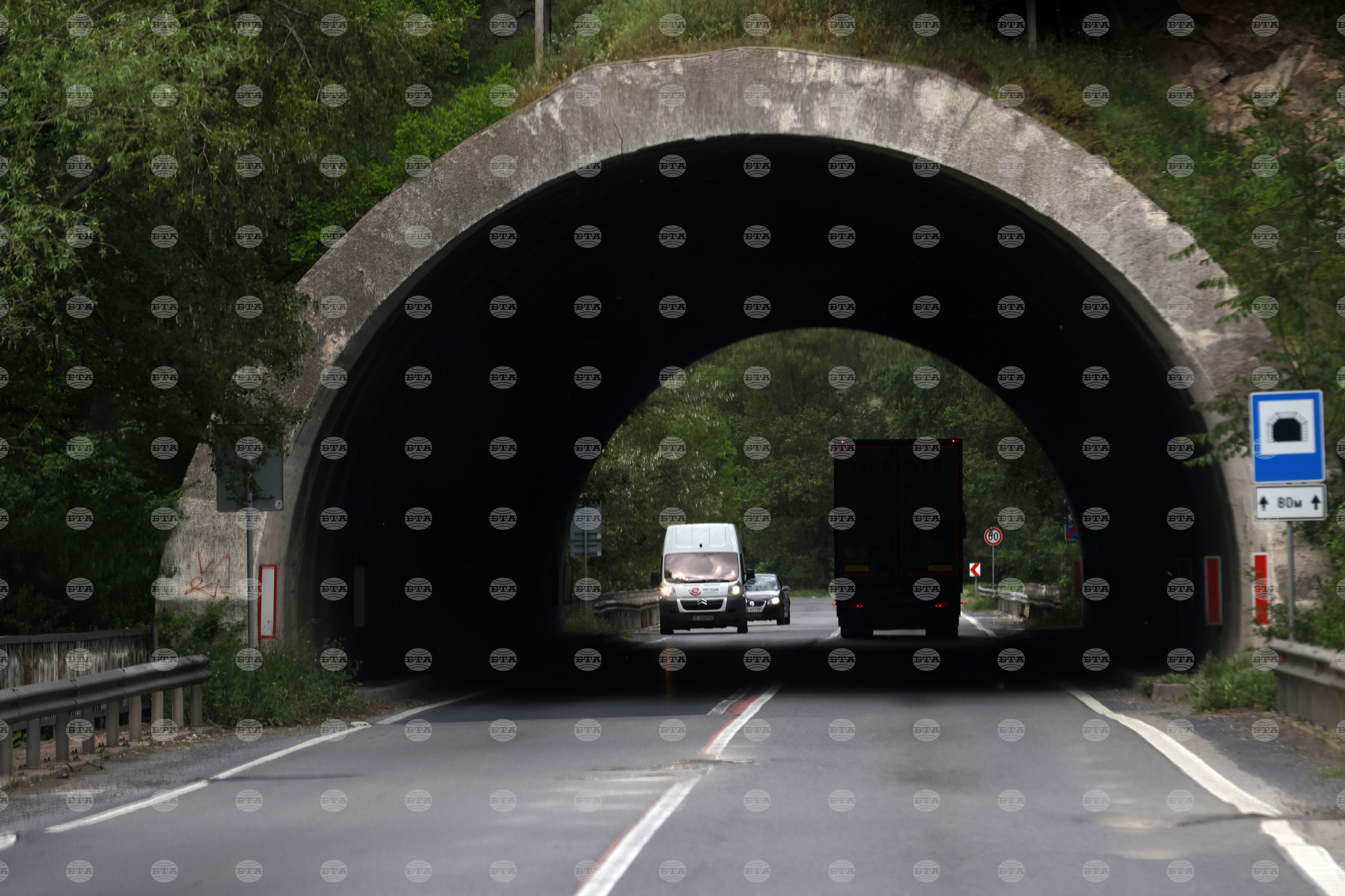 Няма осветление в тунела "Големо Бучино" на АМ "Струма" поради авария