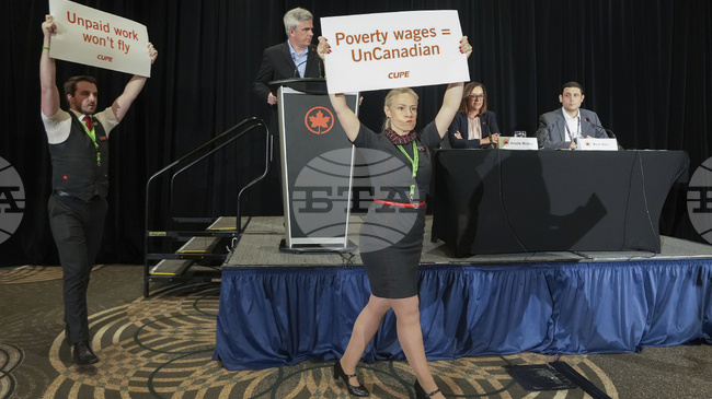 "Еър Канада" отменя повечето от днешните 700 полета заради стачка 