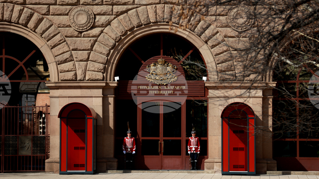 Инициативата на президента "Подкрепи една мечта" ще окаже финансова помощ за образование на 23 младежи