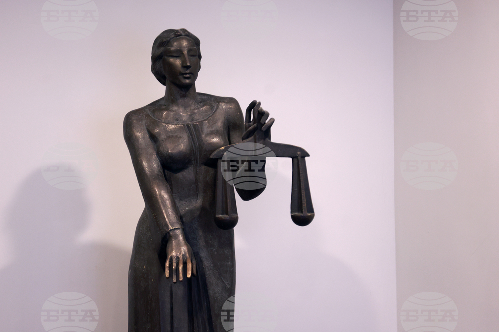 Киргизстански съд осъди на затвор двама журналисти за подкопаване на обществения ред