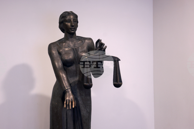 Киргизстански съд осъди на затвор двама журналисти за подкопаване на обществения ред