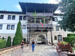 Троянски манастир - чин на опело Богородично - освещаване тъкана икона