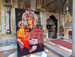 Троянски манастир - чин на опело Богородично - освещаване тъкана икона