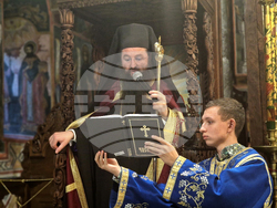 Троянски манастир - чин на опело Богородично - освещаване тъкана икона