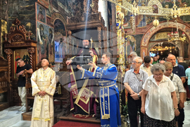 Троянски манастир - чин на опело Богородично - освещаване тъкана икона