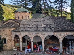 Троянски манастир - чин на опело Богородично - освещаване тъкана икона