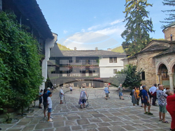 Троянски манастир - чин на опело Богородично - освещаване тъкана икона