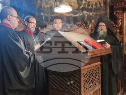 Троянски манастир - чин на опело Богородично - освещаване тъкана икона