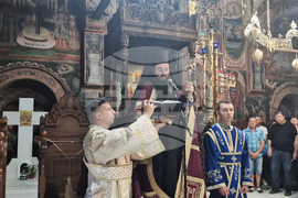 Троянски манастир - чин на опело Богородично - освещаване тъкана икона