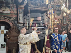 Троянски манастир - чин на опело Богородично - освещаване тъкана икона