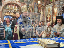 Троянски манастир - чин на опело Богородично - освещаване тъкана икона