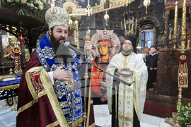 Троянски манастир - чин на опело Богородично - освещаване тъкана икона