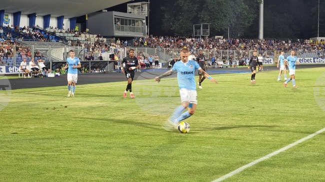 Късен гол на Самаке осигури успеха за Арда срещу Монтана