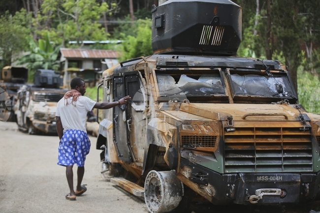 Двама души загинаха при инцидент с бронирани машини в Хаити