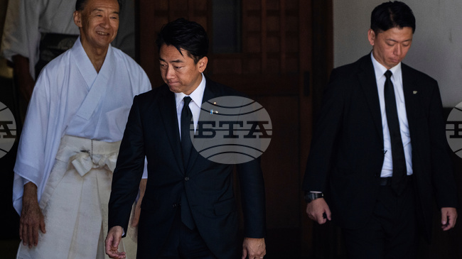 Министърът на земеделието на Япония посети храма Ясукуни на годишнината от японската капитулация във Втората световна война