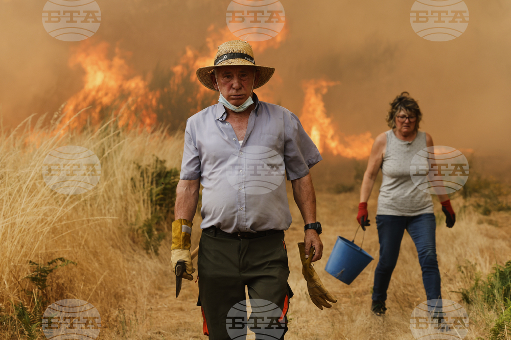 APTOPIX Spain Fires