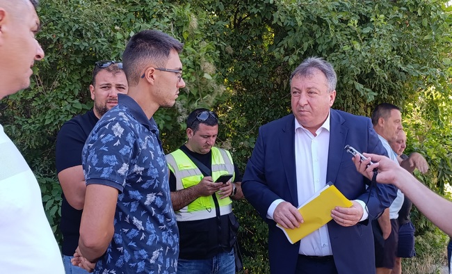 Кметът при откриването на ул. „Университетска“: Ще извършим ремонта по най-бързия начин, за подобряване на градската среда до момента сме инвестирали над 10 млн. лв.