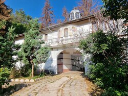 Свищов - манастир „Покров Богородичен“