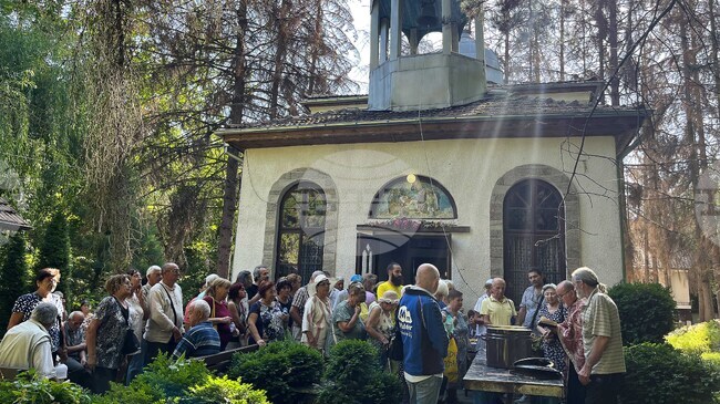 Свищовският манастир „Покров Богородичен“ отбеляза своя храмов празник