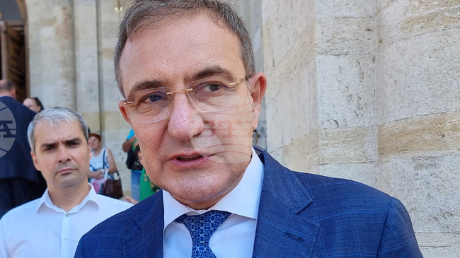 До края на юни 2026 г. ще приключат ремонтите на 81 домове за възрастни хора, каза министър Борислав Гуцанов