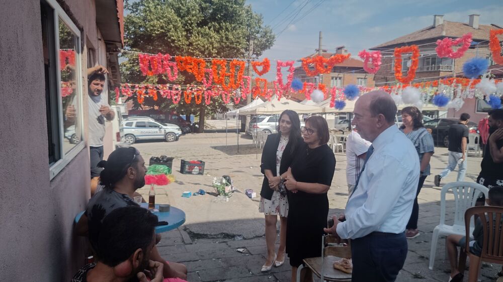 Областният управител на Пловдив започна обходи на място за прилагане на Механизма за връщане на децата в клас