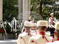 Ден на спасението - паметник - годишнина - отбелязване