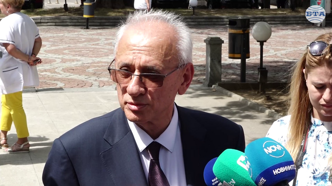 Взети са всички мерки срещу възникването на епидемия в Плевен, каза министър Силви Кирилов