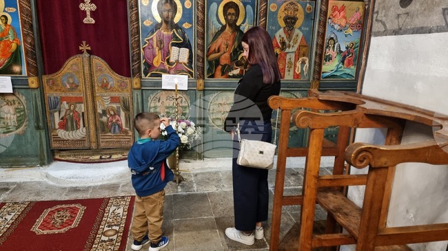 Днешният празник утвърждава Възкресението на самия Христос, каза в проповедта си отец Иван Марински в с. Широка лъка