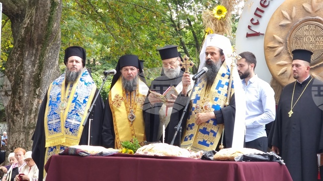 Да отправим молитва към Бог по Своите неведоми пътища да даде траен мир и умиротворение на този свят, каза патриарх Даниил в Кюстендил