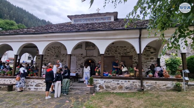 Днешният празник утвърждава Възкресението на самия Христос, каза в провопедта си отец Иван Марински в с. Широка лъка