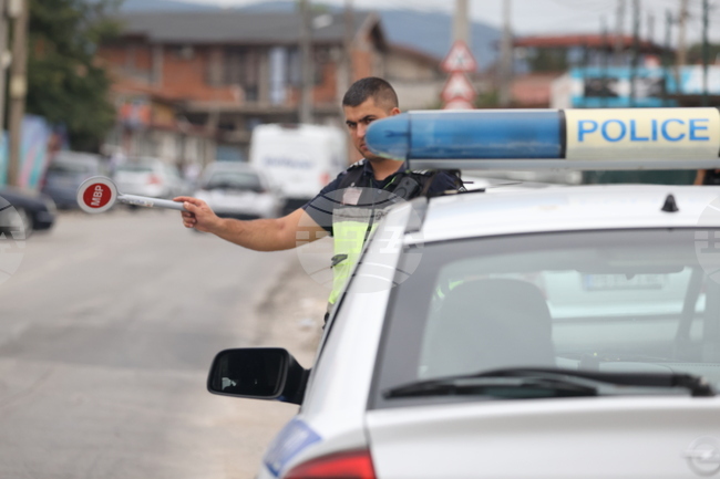 Неправоспособен водач с положителни проби за алкохол и наркотици e катастрофирал в София, казаха от СДВР