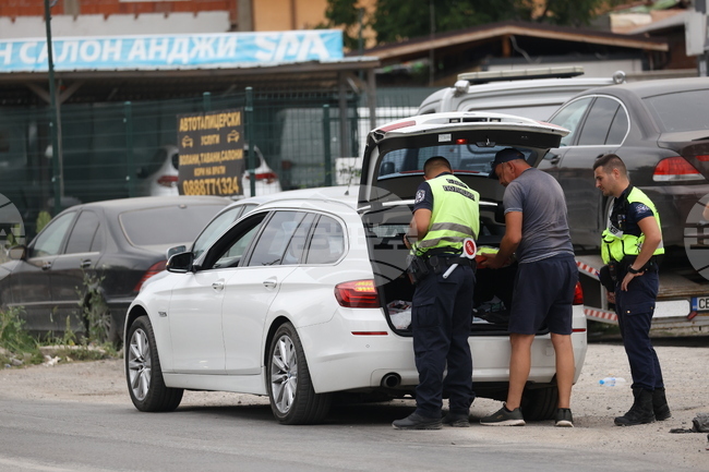 Близо 300 водачи са проверени при започналата снощи спецакция на СДВР, задържани са четирима