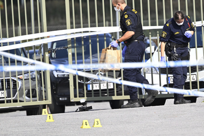 Престъпна мрежа е подозирана за стрелбата край джамия в Швеция, при която бе убит мъж