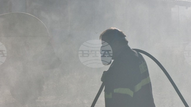 Неизправна газова бутилка е причинила пожар в апартамент в Бургас