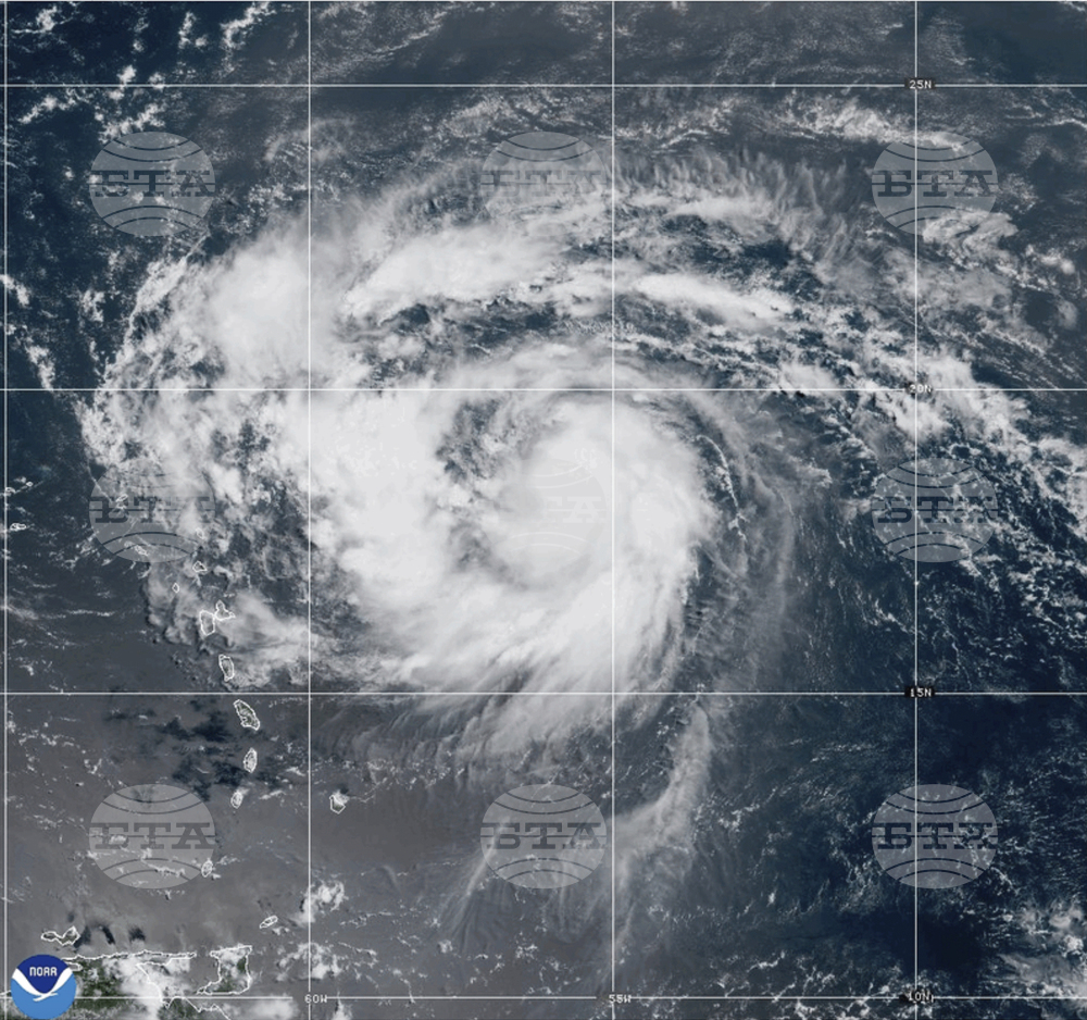 Ураганът „Ерин“, който се формира в Атлантическия океан, се засили до трета категория