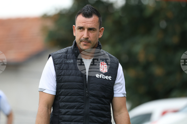 Все още сме в страхотна форма, но не сме концентрирани пред гола, каза наставникът на ЦСКА 1948 Иван Стоянов