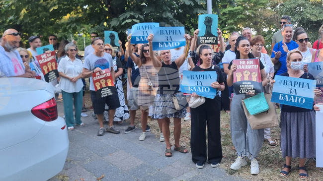 Varna Residents Protest Mayor Kotsev’s Arrest as City Celebrates Its Holiday