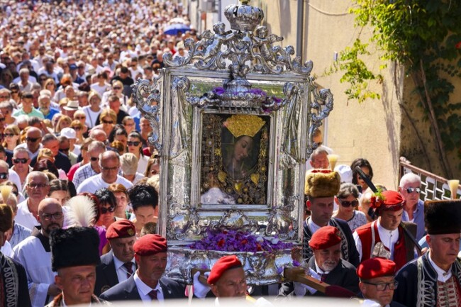 ХИНА: Хърватите почитат Успение Богородично като официален празник и на 15 август посещават свети места, свързани с Дева Мария