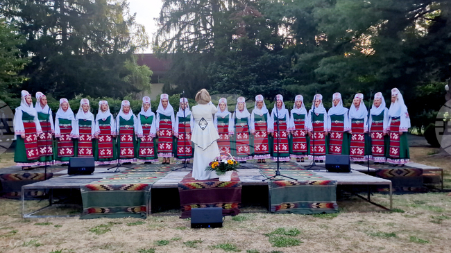 Тържественото отбелязване на празника Успение на Света Богородица - покровителка на Троянския манастир, завърши с концерт на хор "Ваня Монева"