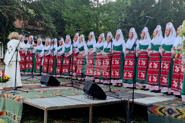 Хор „Ваня Монева“ ще изнесе през януари четири концерта на Канарските острови