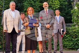 Варна - отличие - почетни граждани