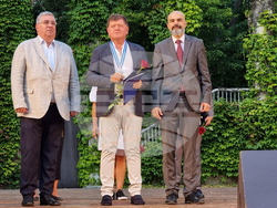 Варна - отличие - почетни граждани