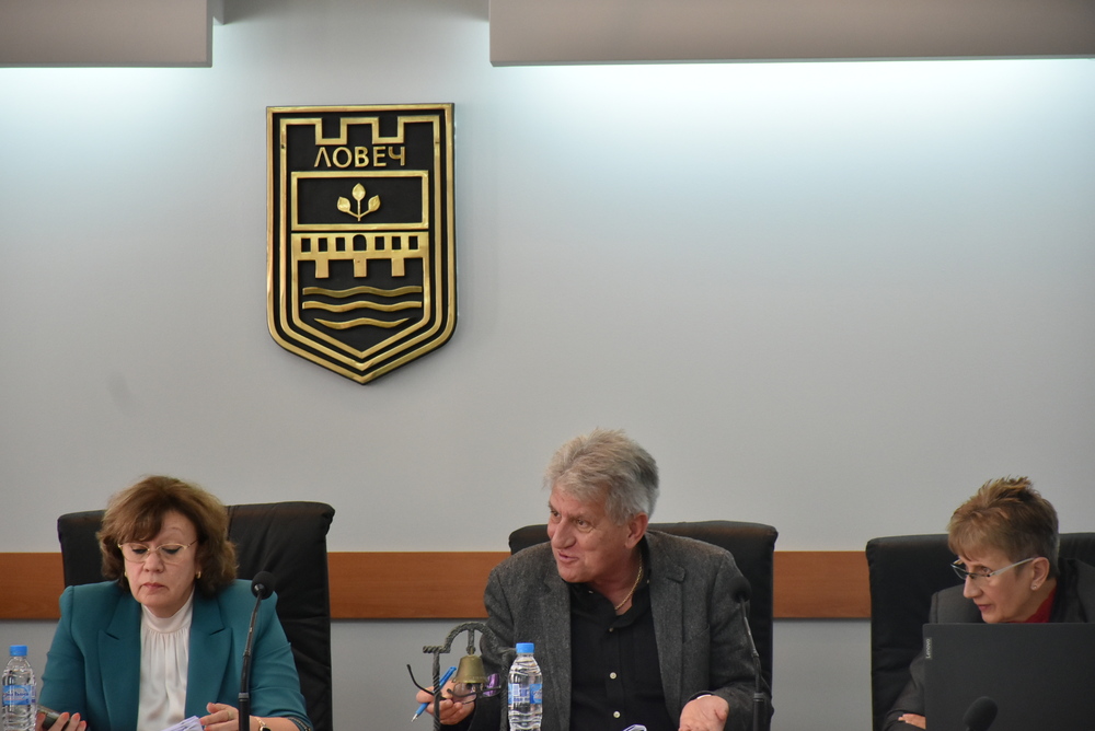 Приеха Годишен отчет за изпълнение на Програмата за управление на Община Ловеч за третата година от мандата