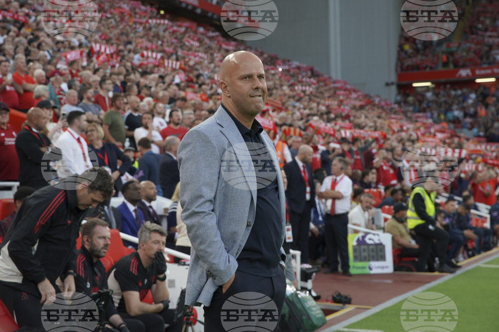 Арне Слот похвали публиката и футболистите на Ливърпул за впечатляващата атмосфера на "Анфилд"