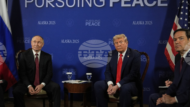 Срещата между Тръмп и Путин, която може да определи хода на войната в Украйна, продължава вече над два часа