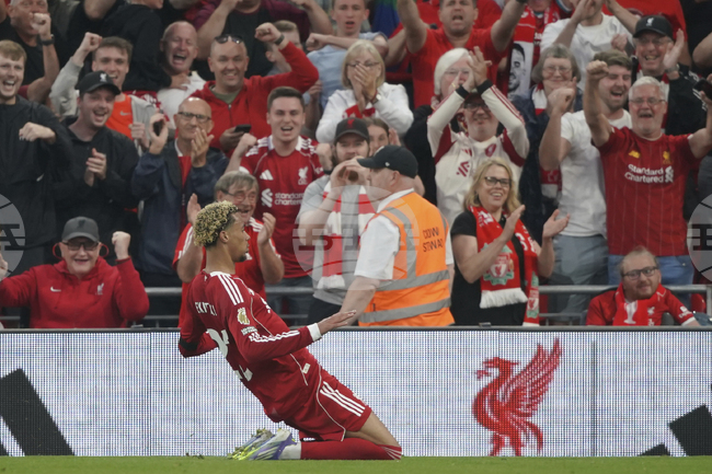 Ливърпул може да играе далеч по-добре, сигурен е Юго Екитике след победата над Борнемут