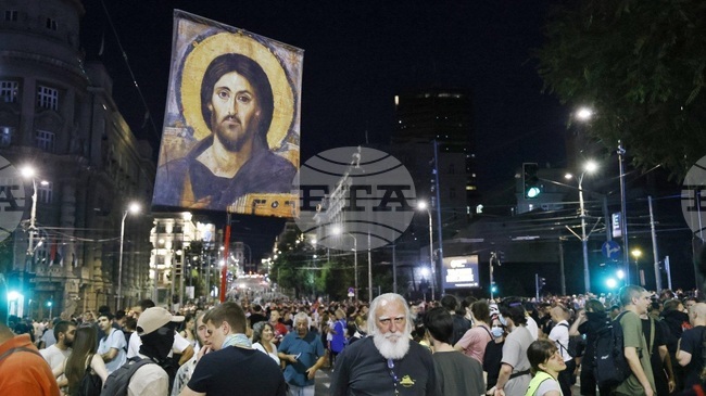 В Сърбия се провеждат поредните антиправителствени протести под наслов: "Нe сме боксови круши!"