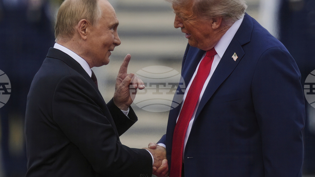 "Ню Йорк таймс": Тръмп и Путин тръгнаха от летището в една лимузина и без преводачи