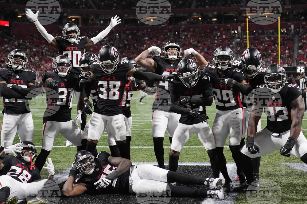 APTOPIX Titans Falcons Football