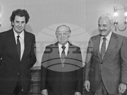 Архив - Микис Теодоракис - България